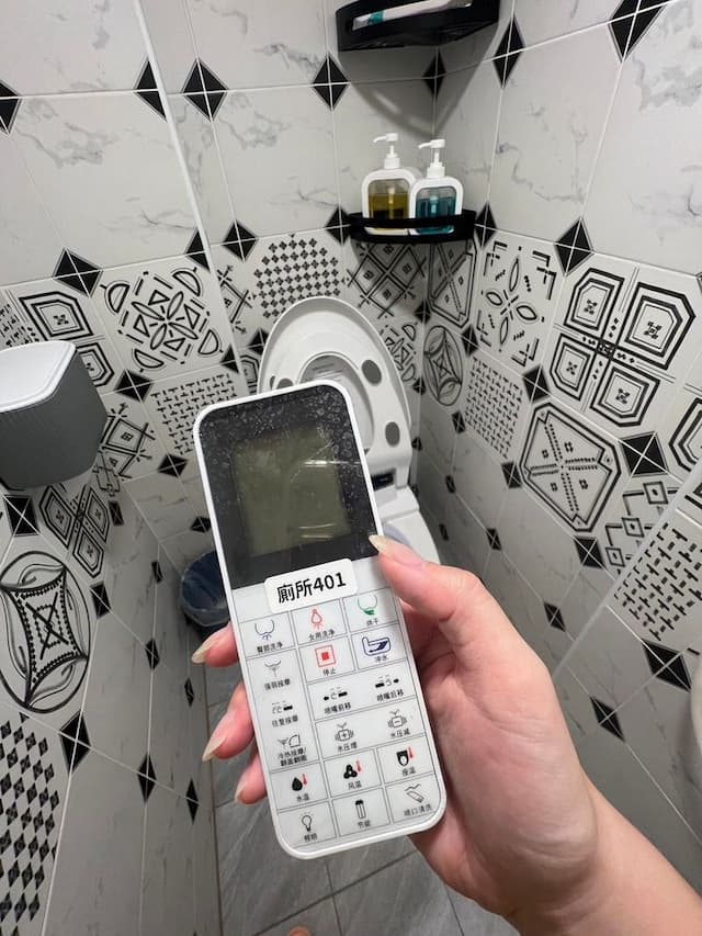 black kitten BNB-Mediterranean Wind Double Suite-13