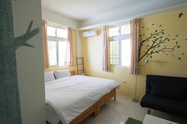 썬니 홈 (Sunny Home)-Big tree with cool double room-1