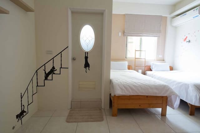 썬니 홈 (Sunny Home)-Elegant cat double room-1