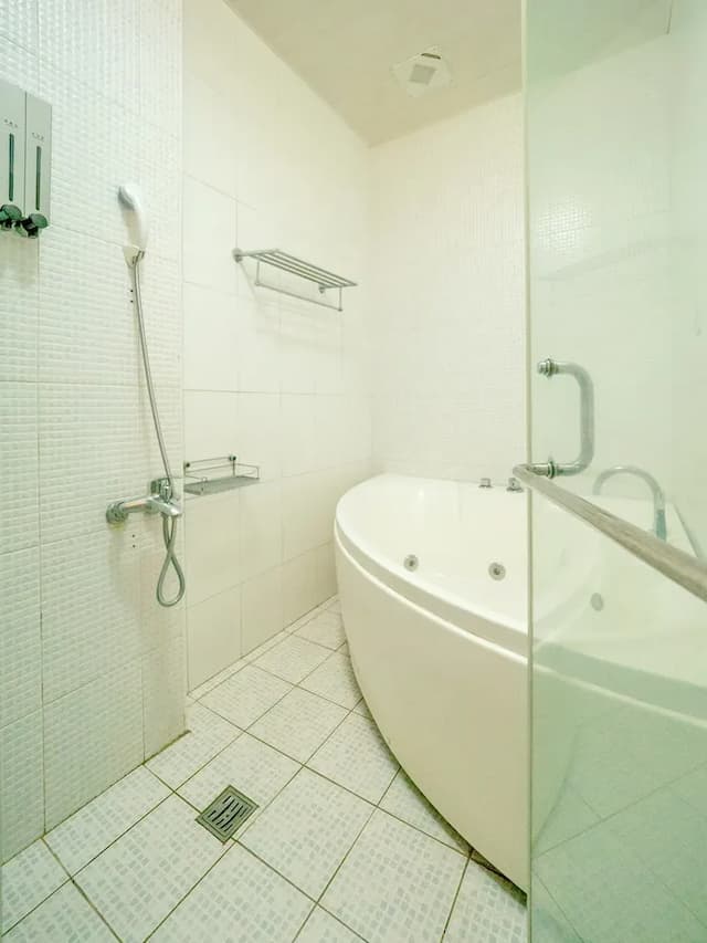 花蓮小熊城堡民宿-三人房有陽台附按摩浴缸-4