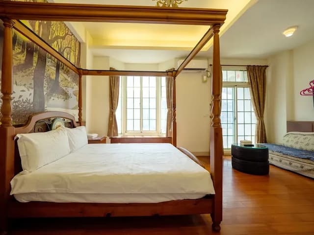 花蓮小熊城堡民宿-三人房有陽台附按摩浴缸-2