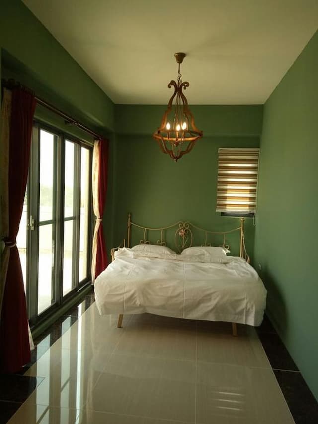 Lotus Guest House-Luxury quadruple room-1