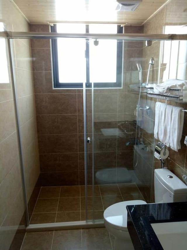 Lotus Guest House-Luxury quadruple room-7