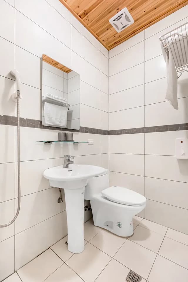 Harmony Smart Stay-Small Double Room - No Window_B101-11