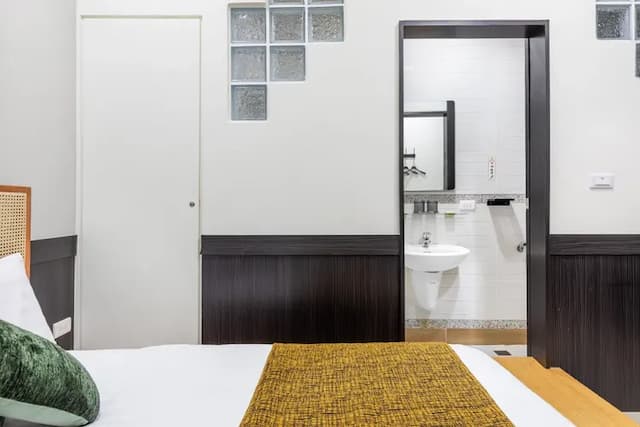 Harmony Smart Stay-Economy Double Room - No Window_A203-9