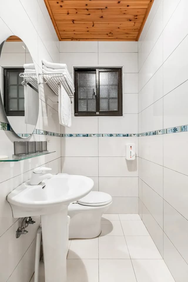 Harmony Smart Stay-Standard Quadruple Room_B202-12