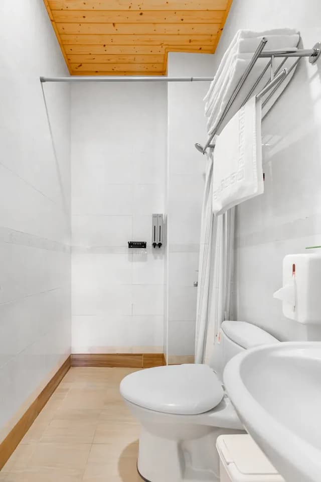 Harmony Smart Stay-Classic Quadruple Room_A201-13