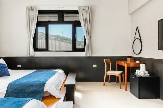 Harmony Smart Stay-Classic Quadruple Room_A201-15