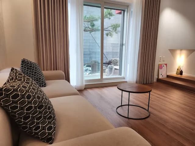 Yoon house-신규] Serene Hongdae Gardensuite1F, AREX W에서 5분 거리-5