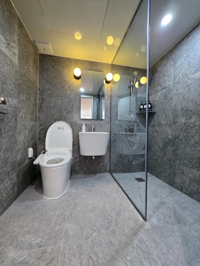 Yoon house-New] Serene Hongdae GardenSuite 2F ,5min from AREX E-7