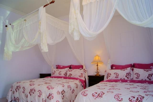 麗都小築｜歐式風格｜陽台x落地窗｜近海-豪華四人房-2