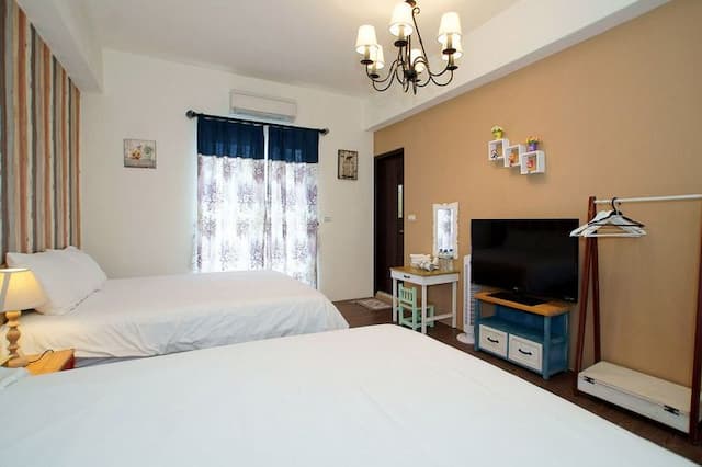 TRAVEL CATS-Quadruple Suite (no selection)-3