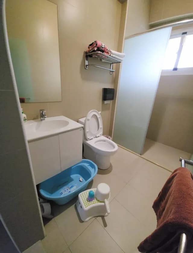 The railroad-Car-family room-5