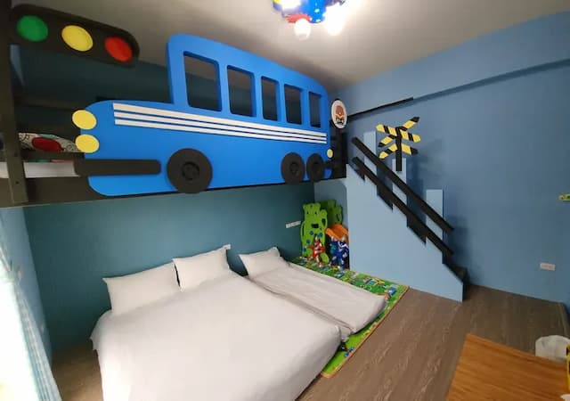 The railroad-Car-family room-1