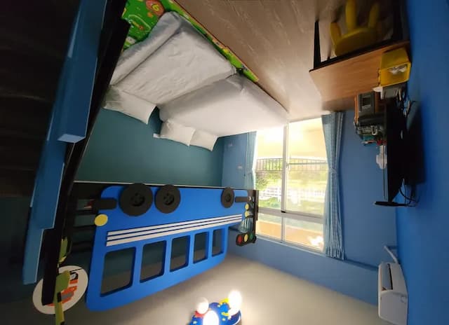 The railroad-Car-family room-6