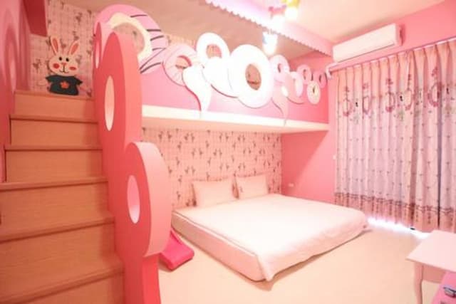 The railroad-Donuts - parent-child room-5