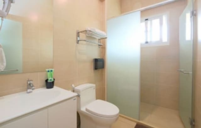 The railroad-小木屋四人房-2