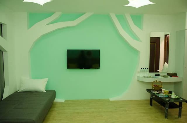 Apple Tree B&B-4-room landscape-8