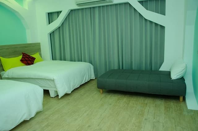 Apple Tree B&B-4-room landscape-6