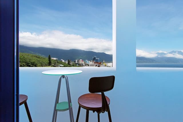 White Mediterranean Hostel-Side bay view room l VIP quadruple room (side bay view/no breakfast/with bathtub)-2