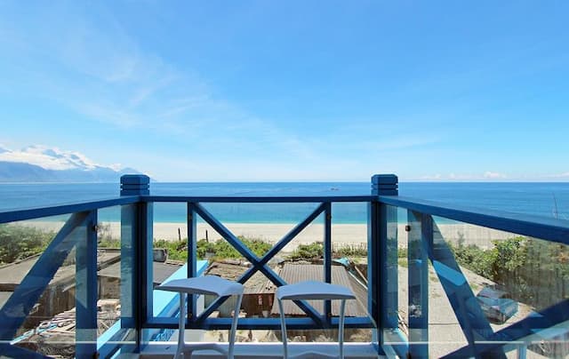 White Mediterranean Hostel-Sea View Room l Sunny Sea View Triple Room (sea view/no breakfast)-3