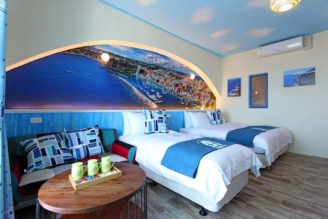 White Mediterranean Hostel-Sea View Room l Sunny Sea View Triple Room (sea view/no breakfast)-2