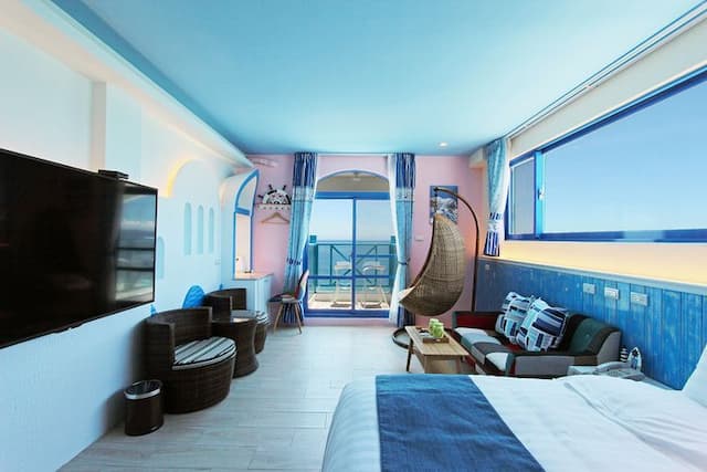 White Mediterranean Hostel-Sea View Room l Deluxe Sea View Double Room (sea view/no breakfast)-3