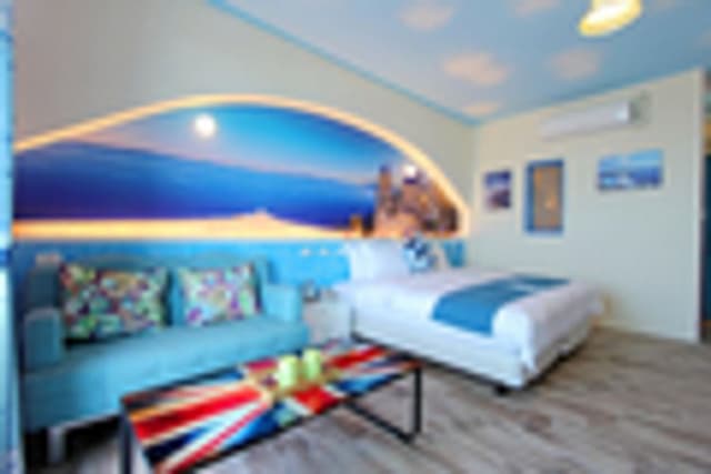 White Mediterranean Hostel-Sea View Room l Sunshine Sea View Double Room (Facing the Sea/No Breakfast)-6