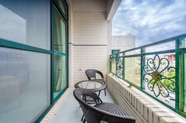 櫻花民宿-豪華四人房-附陽台-9