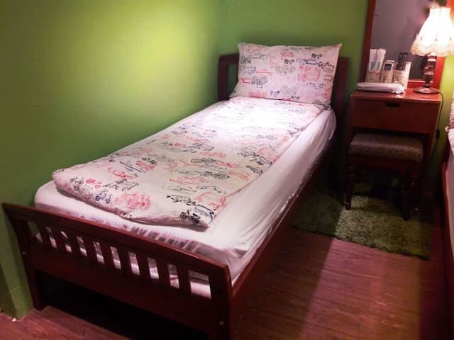 三隻老虎青年旅店-標準三人房-8