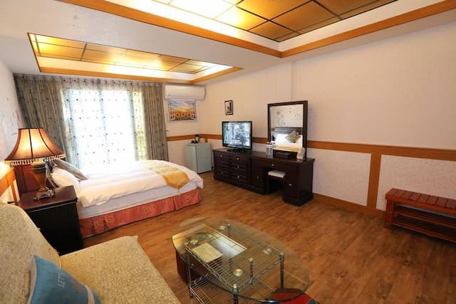 菲斯佩旅居民宿-高級雙人房｜-4