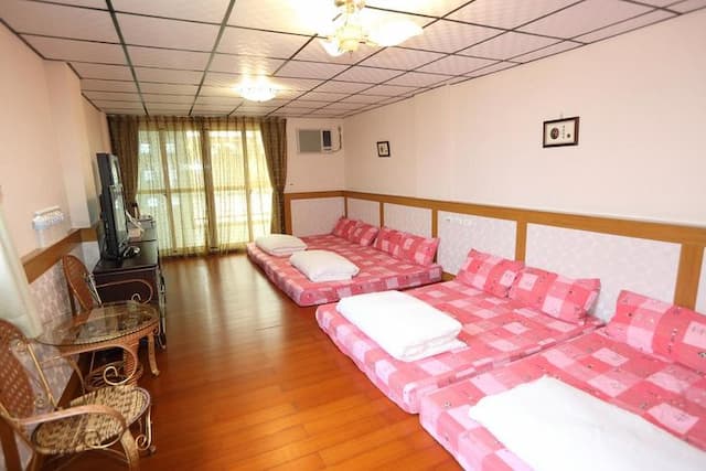 菲斯佩旅居民宿-原木8人套房-1