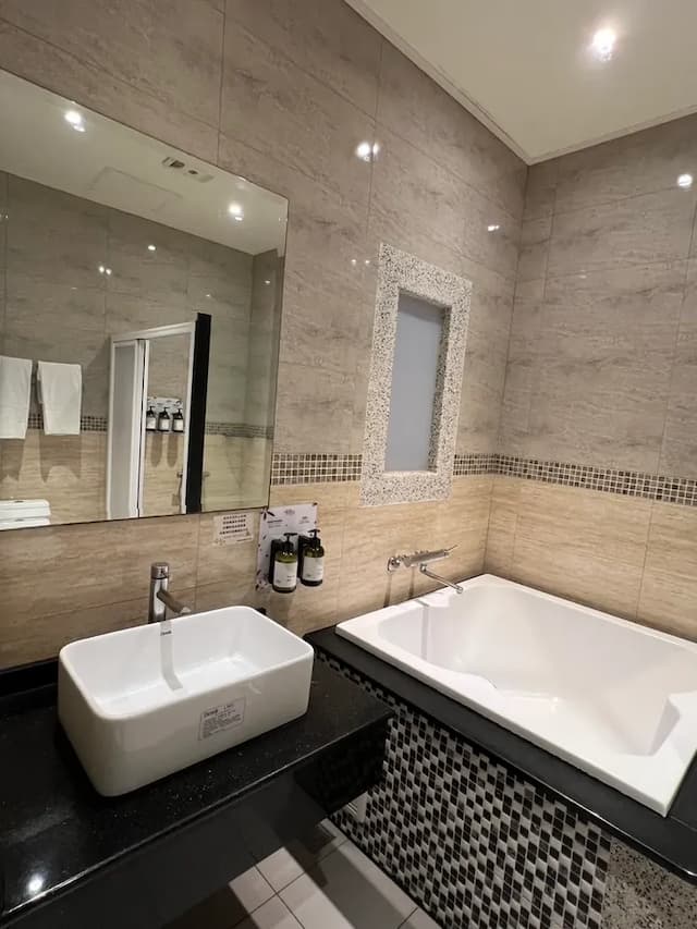 薇風精品汽車旅館 l 免費早餐-商務雙人房_附戶外停車位-4