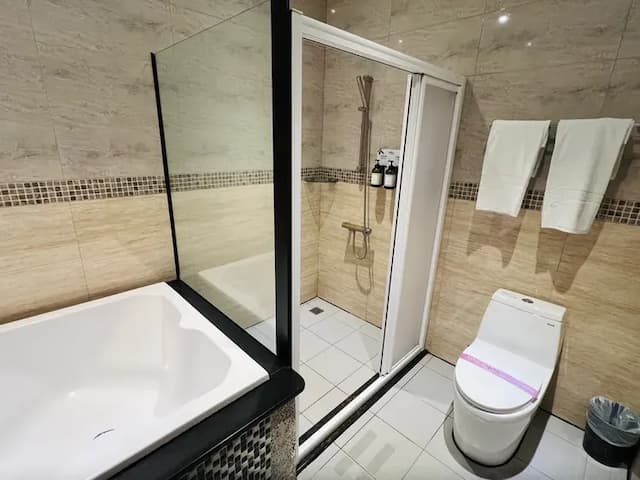 薇風精品汽車旅館 l 免費早餐-商務雙人房_附戶外停車位-5