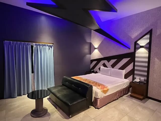 薇風精品汽車旅館 l 免費早餐-商務雙人房_附戶外停車位-1