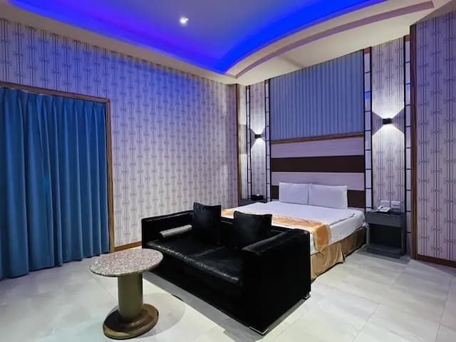 薇風精品汽車旅館 l 免費早餐-商務雙人房_附戶外停車位-3