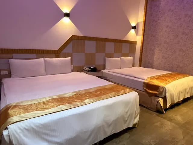 薇風精品汽車旅館 l 免費早餐-商務四人房_附戶外停車位-7