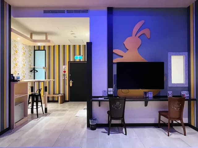 薇風精品汽車旅館 l 免費早餐-商務四人房_附戶外停車位-5