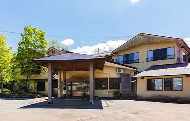 Kajikaso ryokan-River View Modern Japanese Twin Room-8