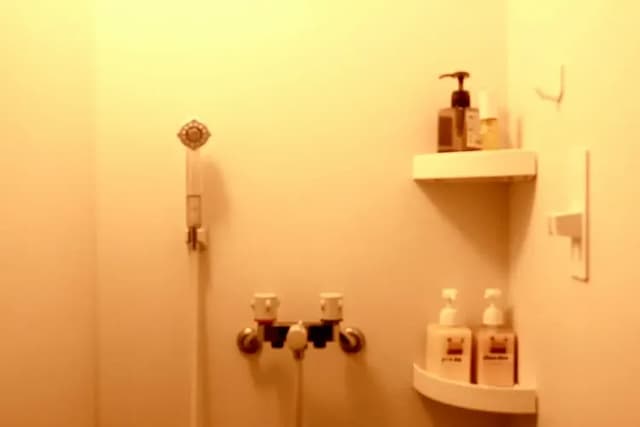 バス停まで徒歩わずか4分！無料Wi-Fi、共用ラウンジとキッチン完備-女性用ドミトリー-6