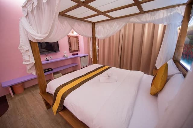 Ding Jia Hotel-Classic Double Room with Blacony-4