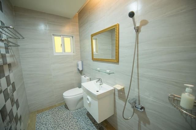 Ding Jia Hotel-Quadruple Room with Blacony-6