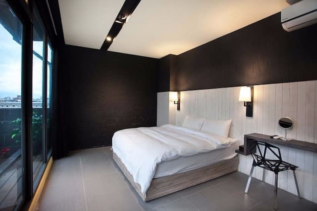 Man Man Band-VIP double room-1