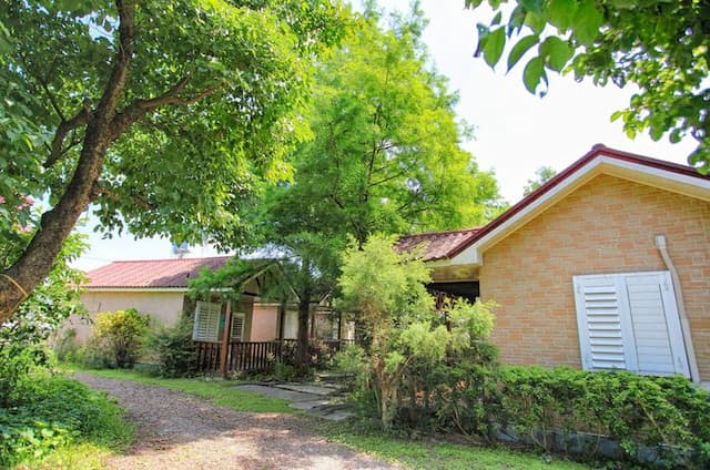 宜蘭童話村民宿 l可6~20人包棟 l田中央獨棟獨院  l獨立陽台 l泡湯池l電動麻將 l 烤肉 l 戲水 l 餵魚喝奶奶-宜126童話村有機農場民宿4人小包棟l庭院花園 l獨立進出口 l獨立陽台可烤肉 l麻將 l餵魚喝奶奶-8