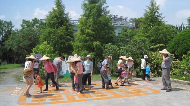 宜蘭童話村民宿 l可6~20人包棟 l田中央獨棟獨院  l獨立陽台 l泡湯池l電動麻將 l 烤肉 l 戲水 l 餵魚喝奶奶-宜126童話村有機農場民宿4人小包棟l庭院花園 l獨立進出口 l獨立陽台可烤肉 l麻將 l餵魚喝奶奶-12