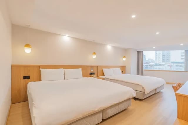 漢彌敦大飯店-豪華四人房-1