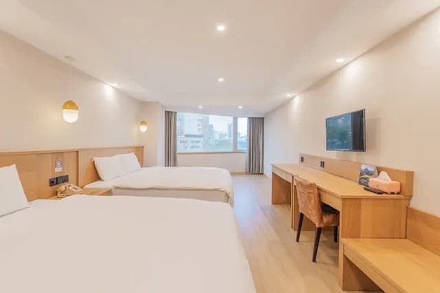 漢彌敦大飯店-豪華四人房-2