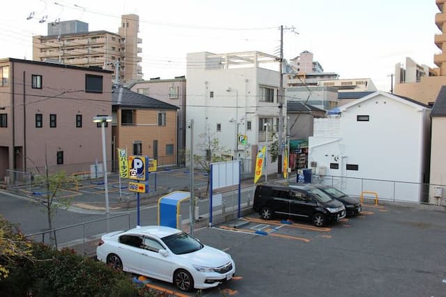 コインパーキングは徒歩３０秒に3ヶ所ございます