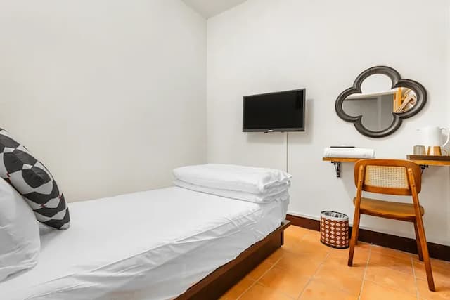 Nostalgic Inn-Single Room with Shared Bathroom_A300-1