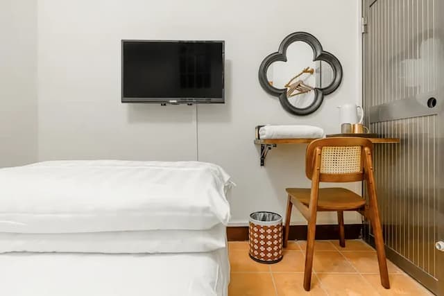 Nostalgic Inn-Single Room with Shared Bathroom_A300-3